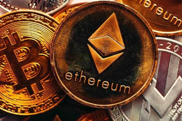 Aprender cómo crear una criptomoneda no es difícil, Bitcoin y Ethereum se crearon con dos formas diferentes. 