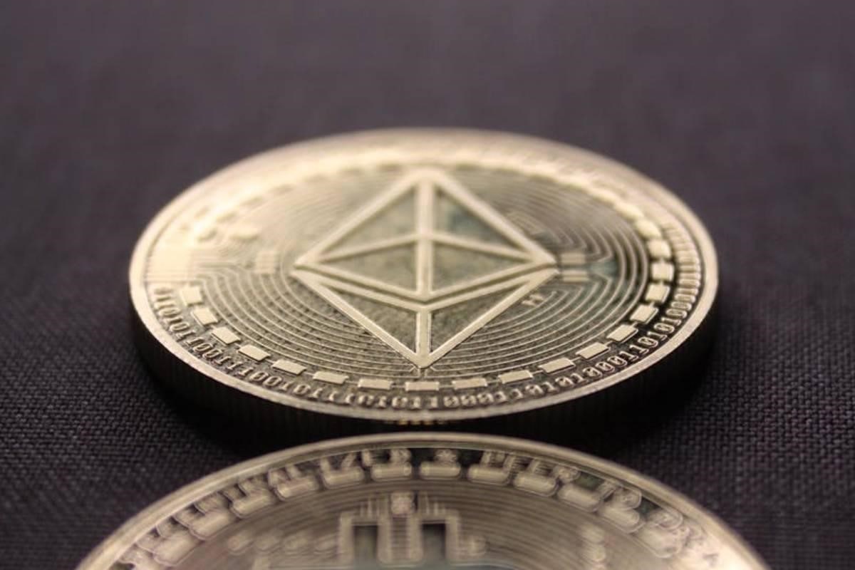 Aave comenzó con el nombre de ETHLend, basado en la red blockchain de Ethereum.