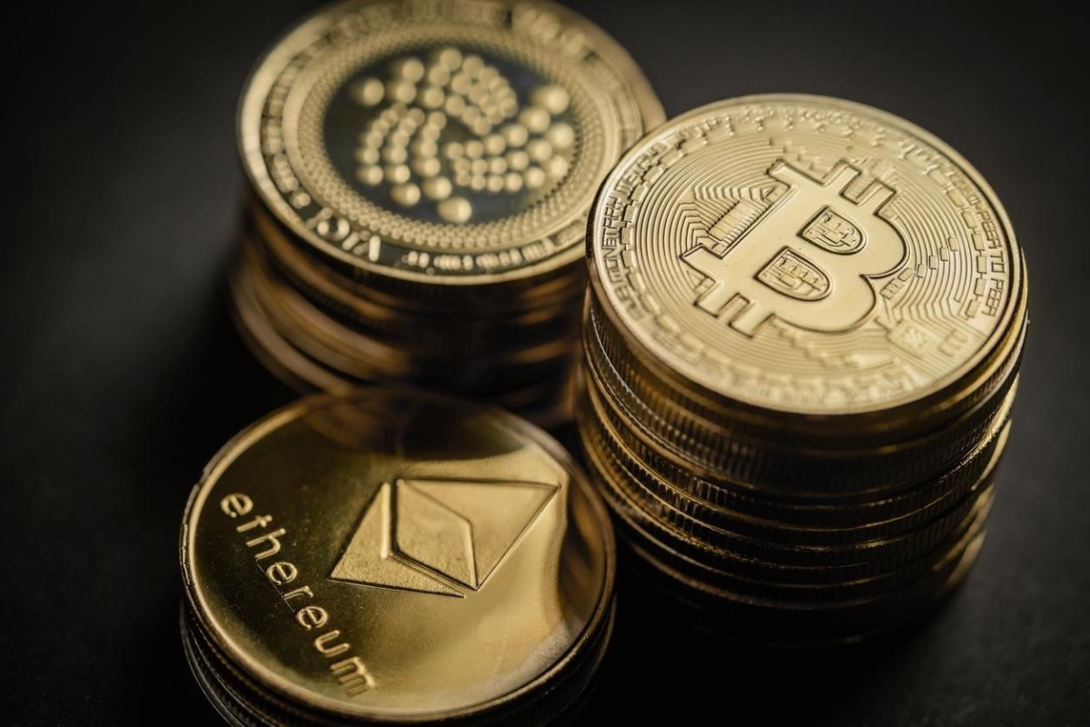 Criptomonedas Bitcoin y Ethereum, dos de los activos virtuales más populares.