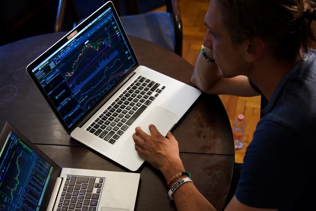 ¿Cómo calcular el coeficiente de correlación?