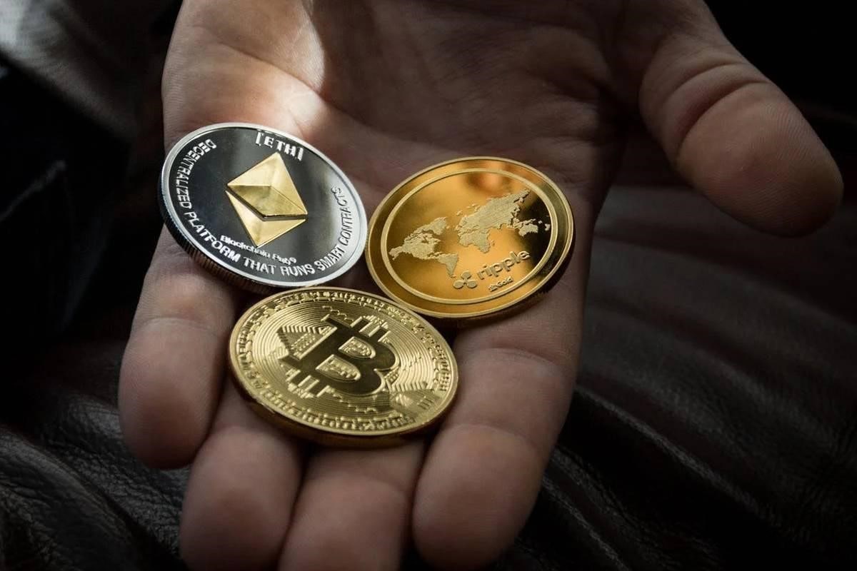 DeFi es un sistema de finanzas descentralizadas, enfocado principalmente en cryptos.