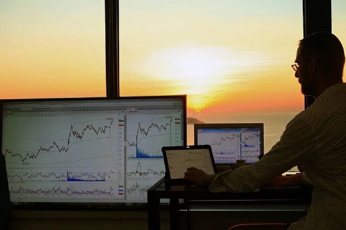 Aprender análisis técnico es una buena opción para invertir en bolsa para principiantes. 