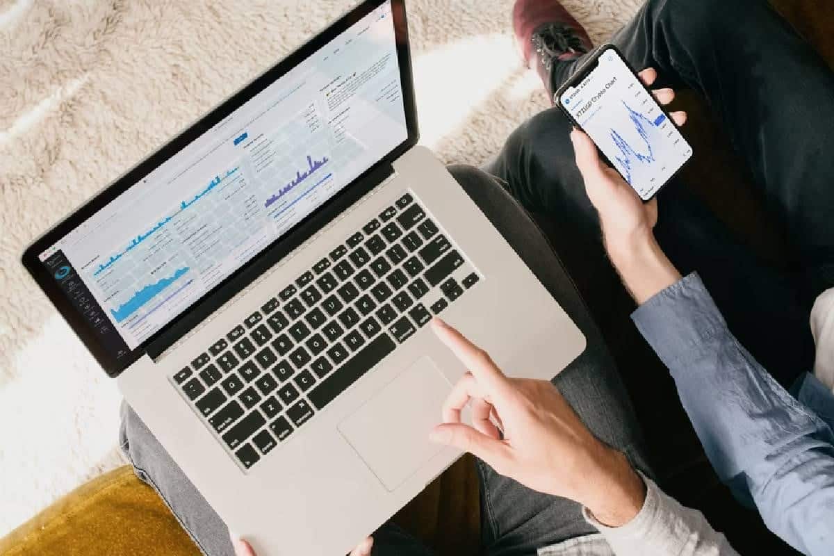 El trading de criptomonedas o divisas es ideal para invertir tu capital luego de conocer el índice IPC. 