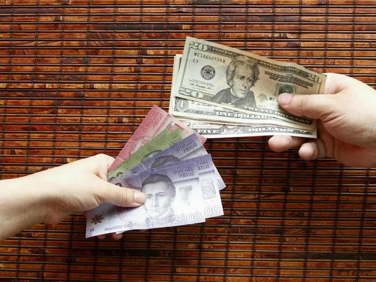 Invierte en moneda extranjera con pares exóticos, como USD/CLP