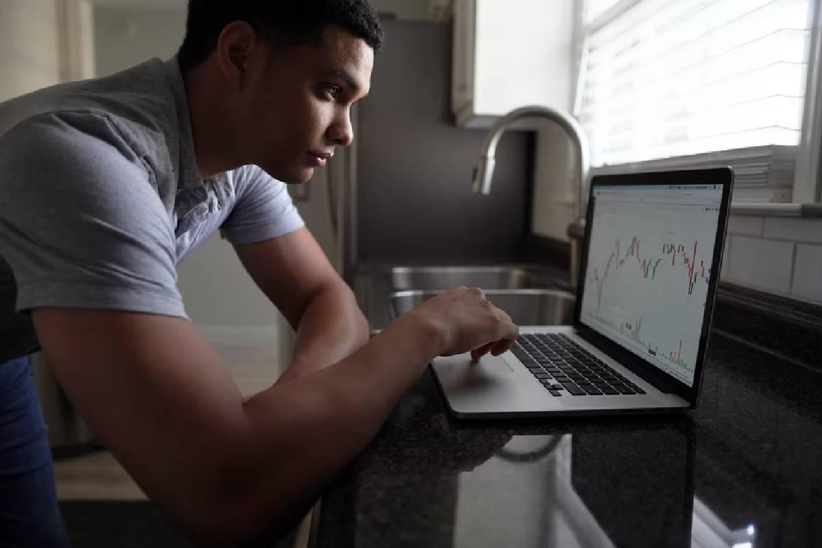 Desde tu casa puedes conocer el precio del petróleo ingresando a nuestro sitio web con gráficos que se actualizan diariamente.