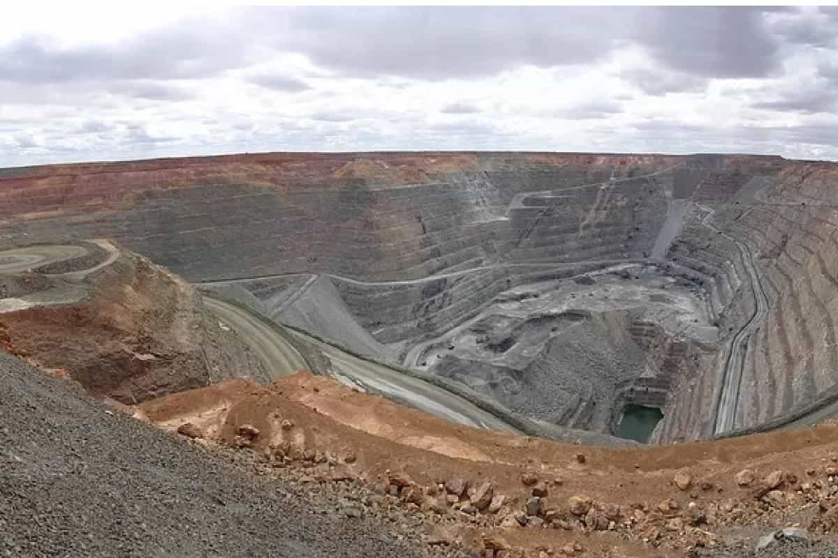 Minas a cielo abierto donde se extrae el oro. 