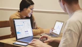 Metamask es una extensión del navegador web. 