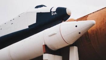 Aeronave espacial preparada para despegar